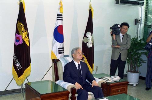 이영덕 국무총리 동대문 제1기동대 방문 이미지