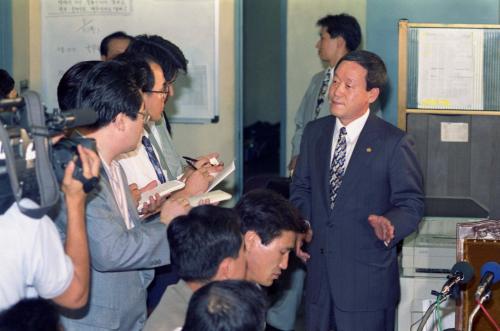 오인환 공보처 장관 김일성 사망에 대한 정부대책 발표 이미지