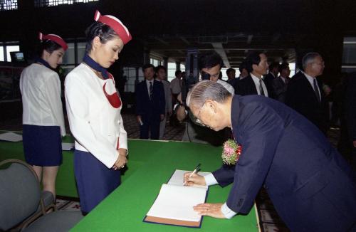 이영덕 국무총리 컴퓨터 네트워크 쇼 '94 개막행사 참석 이미지