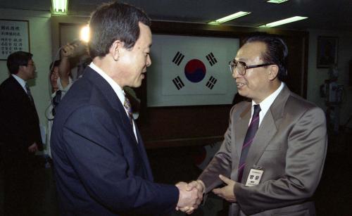 오인환 공보처 장관 제2회 서울프라이즈 수상자 접견 이미지
