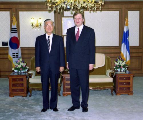 이영덕 국무총리 에스코 아호 핀란드 총리와 환담 이미지
