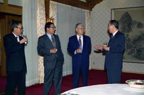 이영덕 국무총리 광복 50주년 기념사업 추진위원회와 오찬 이미지