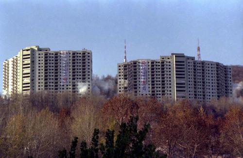 남산 가리는 외국인아파트 폭파 철거 작업 이미지