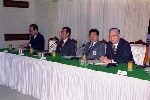 이영덕 국무총리 중앙안전점검회의 주재 이미지