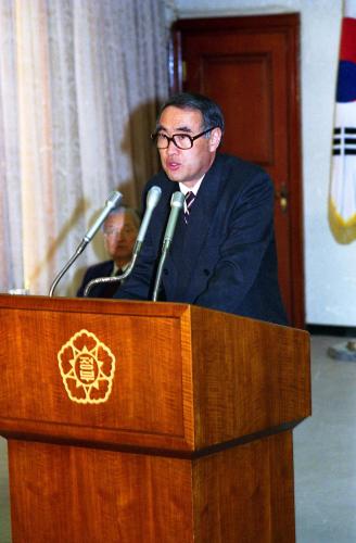 이홍구 신임 국무총리 이영덕 전 국무총리 이ㆍ취임식 이미지