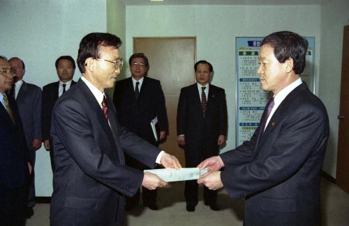 오인환 공보처 장관 정종진 이사관 외 12명 임명장 수여식 이미지