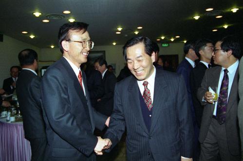 이홍구 국무총리 감사원 개혁입법 기념 리셉션 참석 이미지