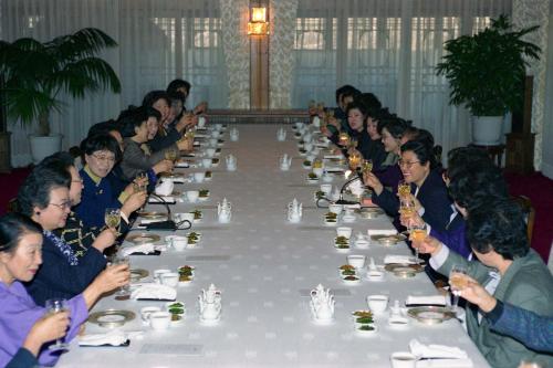 국무총리 부인 박한옥 여사 수요봉사회 오찬 이미지