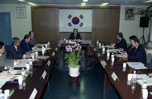 이경재 공보처 차관 한국 바로 알리기 회의 이미지