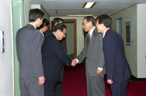 이홍구 국무총리 중국 전인대 상무위원장 접견 이미지