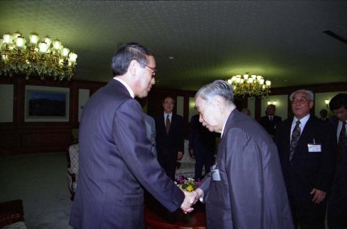 이홍구 국무총리 한ㆍ일 문화교류기금 일본측 방한단 접견 이미지