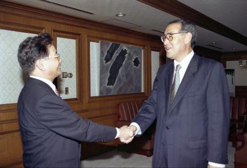 이홍구 국무총리 중국 사천성장 접견 이미지