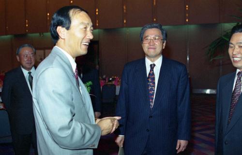 유세준 공보처 차관 박계동 의원 후원의 밤 행사 참석 이미지