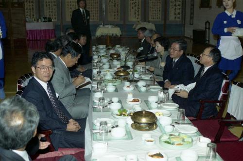 유세준 공보처 차관 한ㆍ일 언론 편집국장과 만찬 이미지