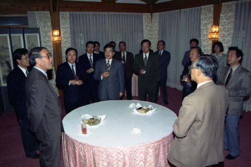 이홍구 국무총리 정치경제학회원과 오찬 이미지