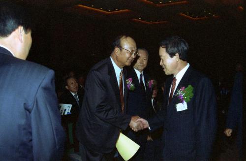 오인환 공보처 장관 '95 광고대상 시상식 참석 이미지