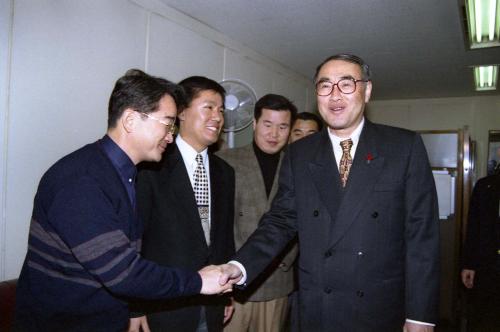 이홍구 국무총리 기자회견 이미지