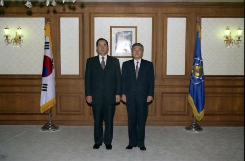 이수성 국무총리 강빈 중앙공무원 교육원장 임명장 수여식 이미지