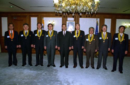 이수성 국무총리 광복 50주년 훈ㆍ포상 이미지