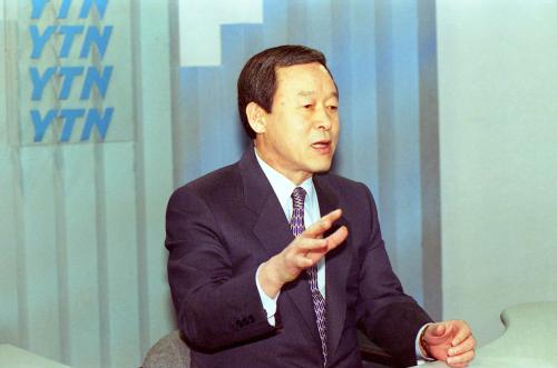 오인환 공보처 장관 YTN '각료에게 듣는다' 출연 녹화 이미지