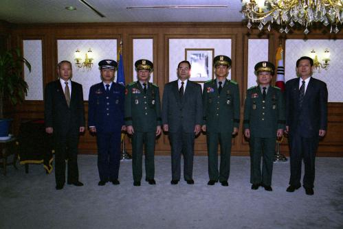 이수성 국무총리 광복 50주년 유공부대 표창장 수여식 이미지