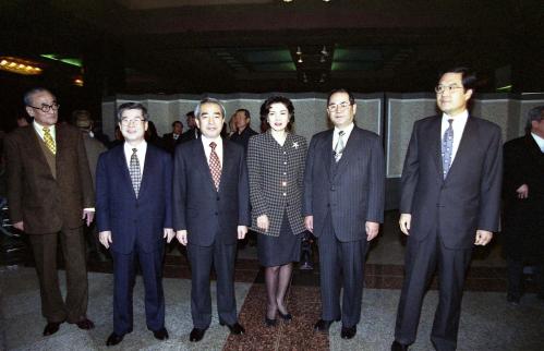 이수성 국무총리 모더니즘 정신전 관람 이미지