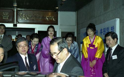 이수성 국무총리 사랑의 소리행사 참석 이미지