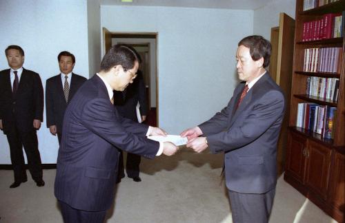오인환 공보처 장관 임명장 수여식 이미지