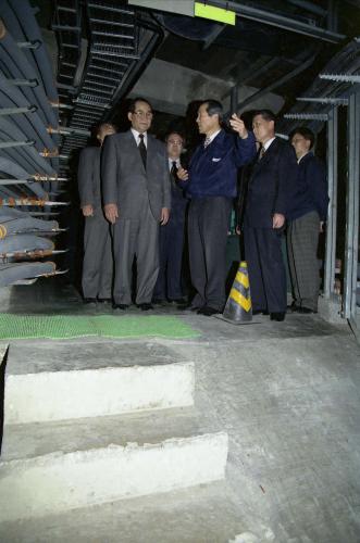 이수성 국무총리 한국통신 방문 이미지