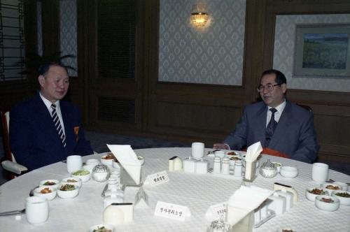 이수성 국무총리 퇴임 방호실장과 접견 오찬 이미지