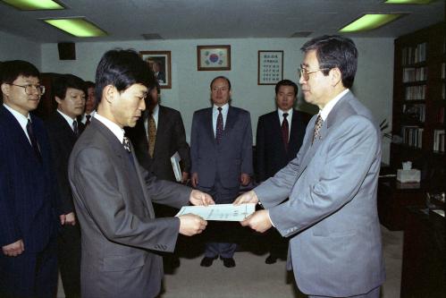 유세준 공보처 차관 강우석 사무관 외 4명 임명장 수여식 이미지