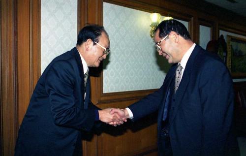 이수성 국무총리 독도사랑통장 가입 이미지