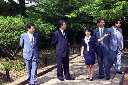 유세준 공보처 차관 삼성혈, 용두암 방문 이미지