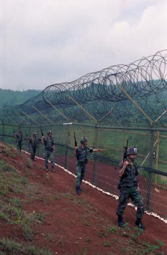 6ㆍ25 전방 DMZ 철책 경계근무 이미지