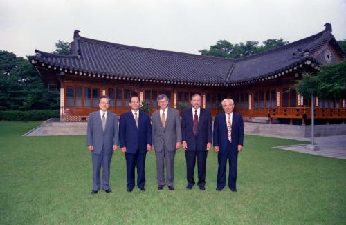 이수성 국무총리 내외분 외교통상부 차관 내외 일행 접견 이미지
