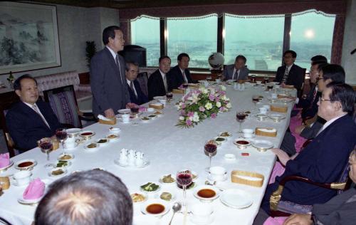 오인환 공보처 장관 국회 문화체육공보위원과 오찬 이미지