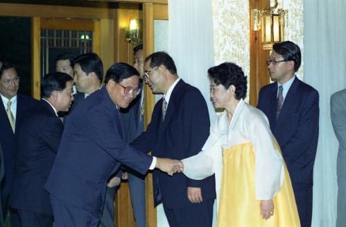 이수성 국무총리 훈센 캄보디아 제2총리와 만찬 이미지