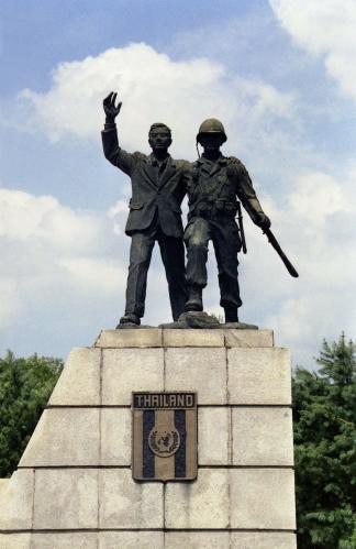 한국전쟁 타이군 참전 기념비 이미지