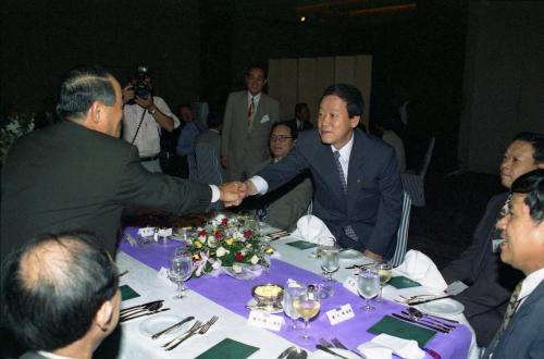 오인환 공보처 장관 동아일보-인민일보 공동기획 '동양사상과 사회발전' '96 국제학술대회 참석 이미지