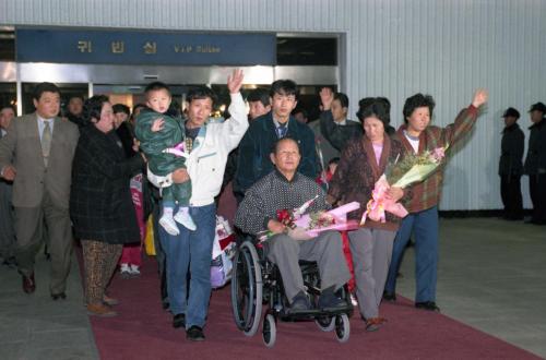 탈북 일가족 입국 이미지