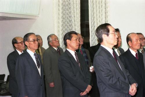 오인환 공보처 장관, 유세준 공보처 차관 96년 문공회 송년의 밤 참석 이미지