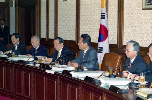 고건 국무총리 정책 간담회 주재 이미지