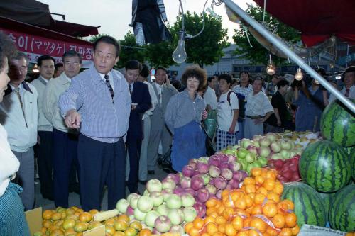 고건 국무총리 경동시장 방문(추석전) 이미지