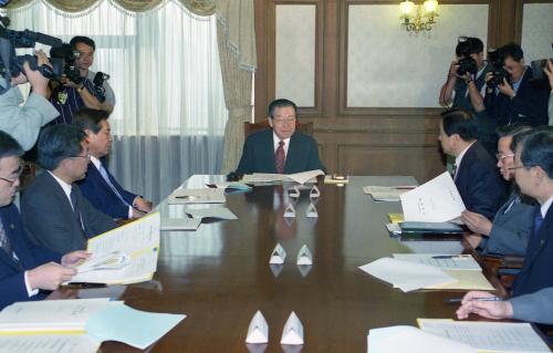 김종필 국무총리 공명선거 관계장관회의 주재 이미지