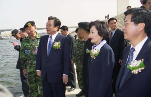 이한동 국무총리 '2001 세계 물의 날' 기념 행사 참석 이미지