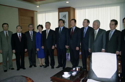이한동 국무총리 제2차 고위당정정책 조정회의 주재 이미지