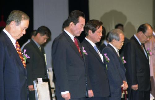 고건 국무총리 제4335주년 개천절 경축식 참석 이미지