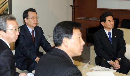 한승수 국무총리 설 명절 귀성현장 방문 이미지