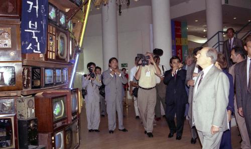 미테랑 대통령 EXPO '93 방문 이미지