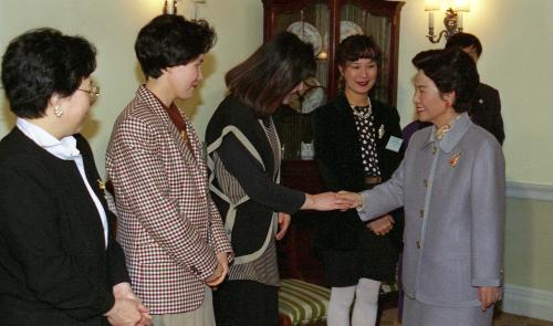 김영삼 대통령 부인 손명순 여사 한글학교 교사 접견 이미지